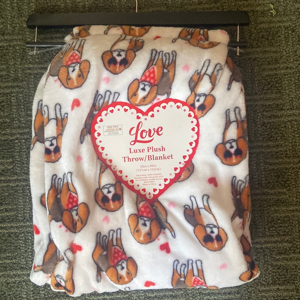 BRAND NEW Plush Blanket